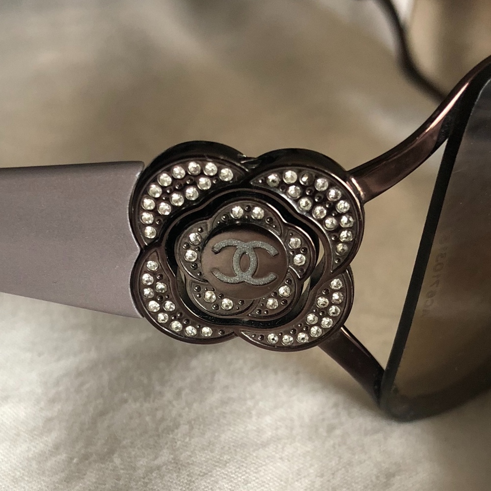 CHANEL sunglasses - Picture 5 of 6